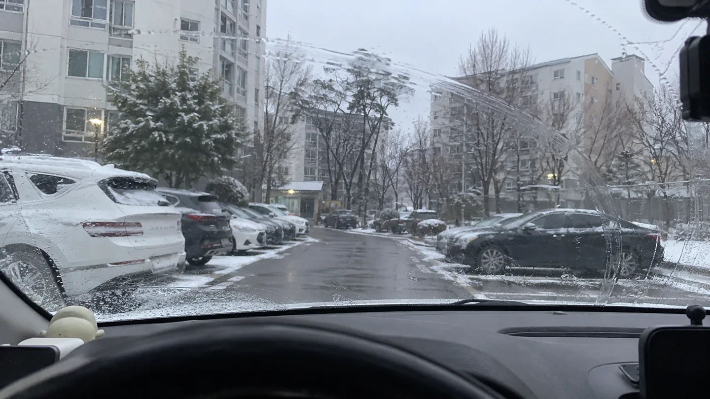 겨울 와이퍼 추천｜줄무늬·닦임 불량, 길이·어댑터부터 확인하고 골라요 대표 이미지
